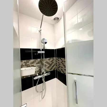 Appartamento Exceptionnelle Maison De ✧cour Privée ✧métro Parigi
